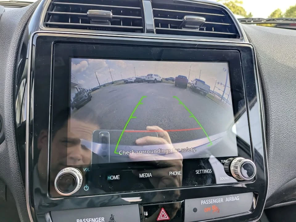 2020 Mitsubishi Eclipse Cross - Image 17 of 19