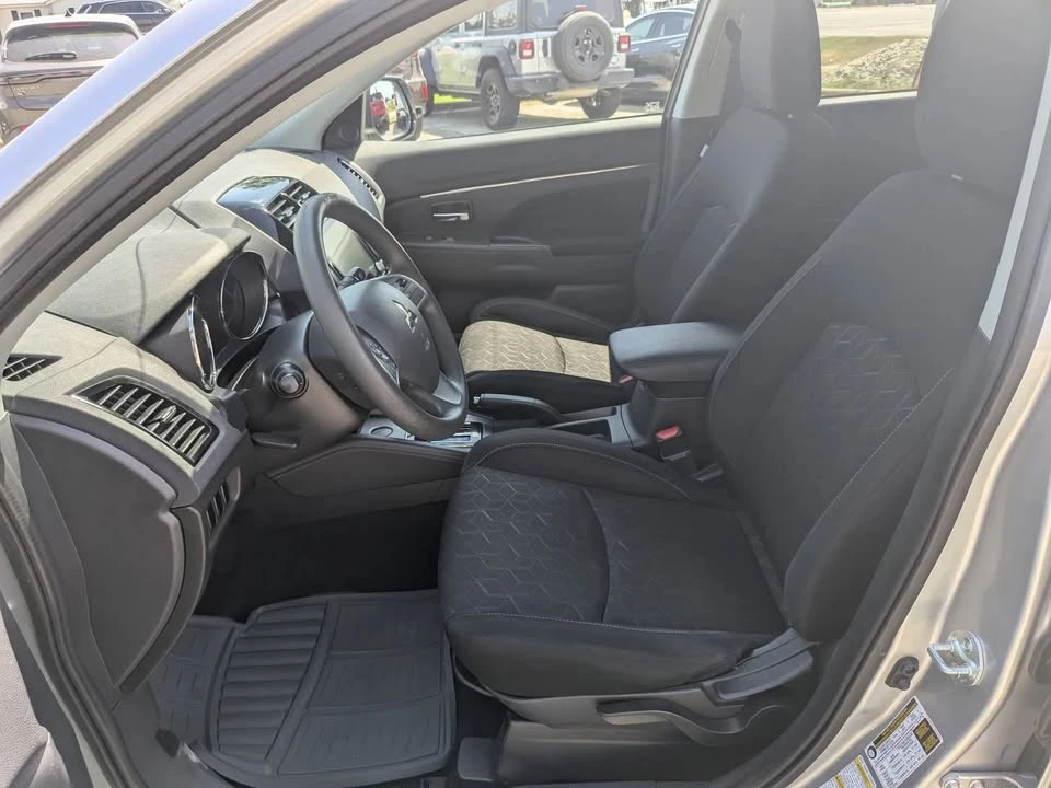 2020 Mitsubishi Eclipse Cross - Image 10 of 19