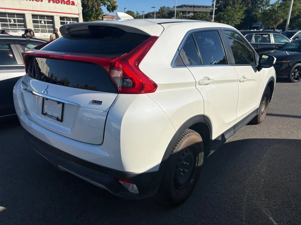 2020 Mitsubishi Eclipse Cross - Image 3 of 10