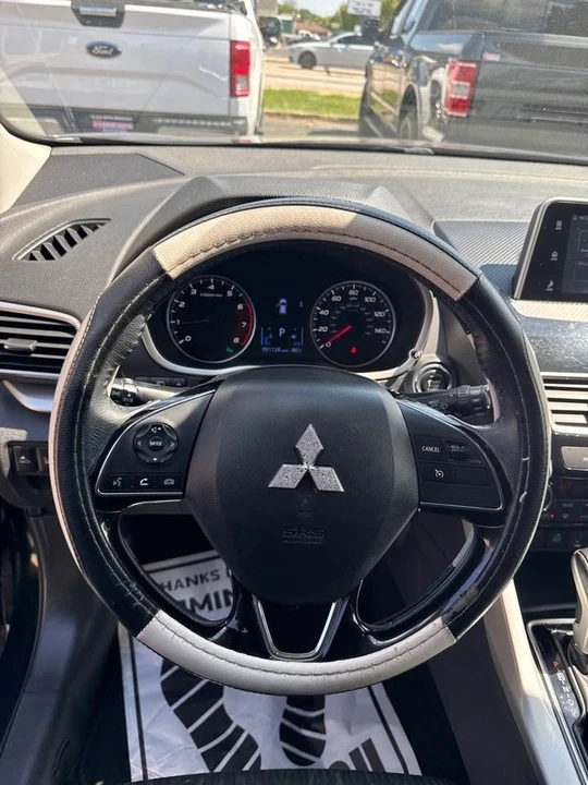 2020 Mitsubishi Eclipse Cross - Image 9 of 17