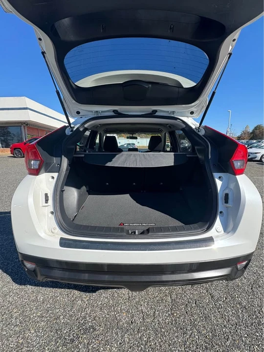 2020 Mitsubishi Eclipse Cross - Image 5 of 12