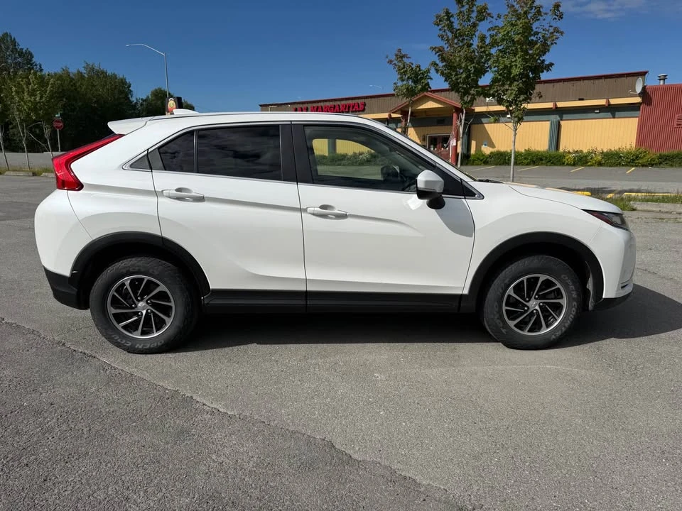 2020 Mitsubishi Eclipse Cross - Image 8 of 16