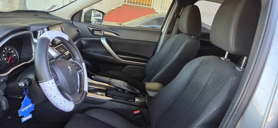 2020 Mitsubishi Eclipse Cross - Image 9 of 20