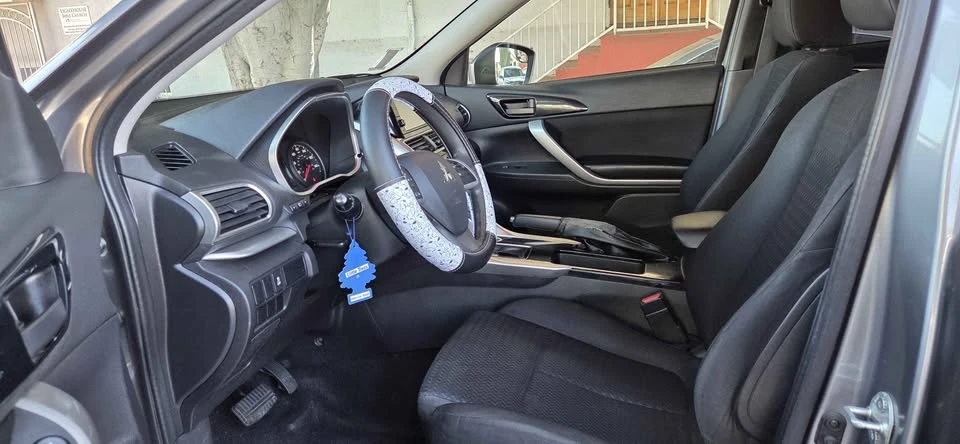 2020 Mitsubishi Eclipse Cross - Image 10 of 20