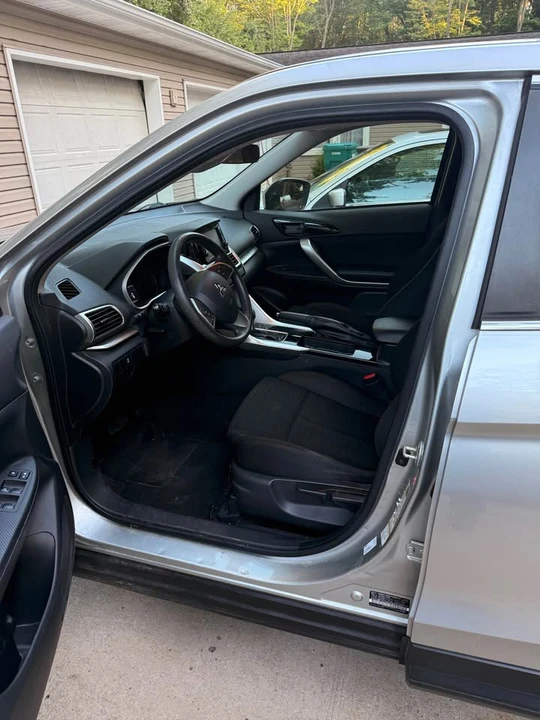 2020 Mitsubishi Eclipse Cross - Image 4 of 11