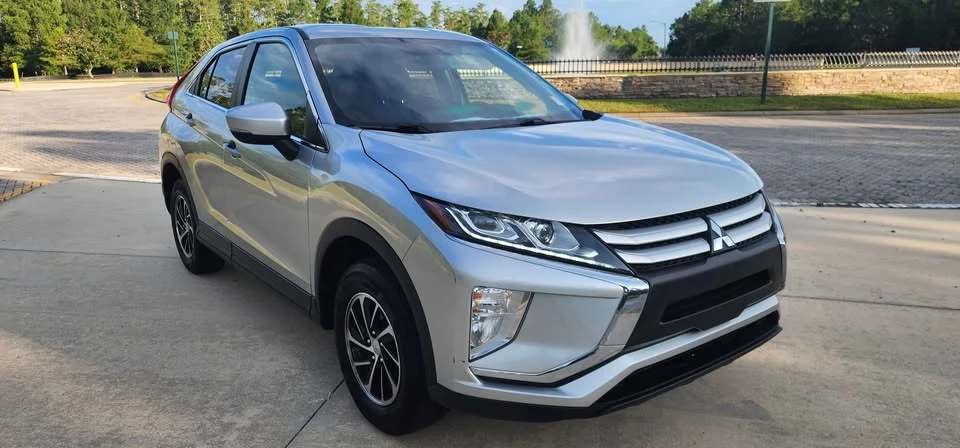 2020 Mitsubishi Eclipse Cross - Image 2 of 14