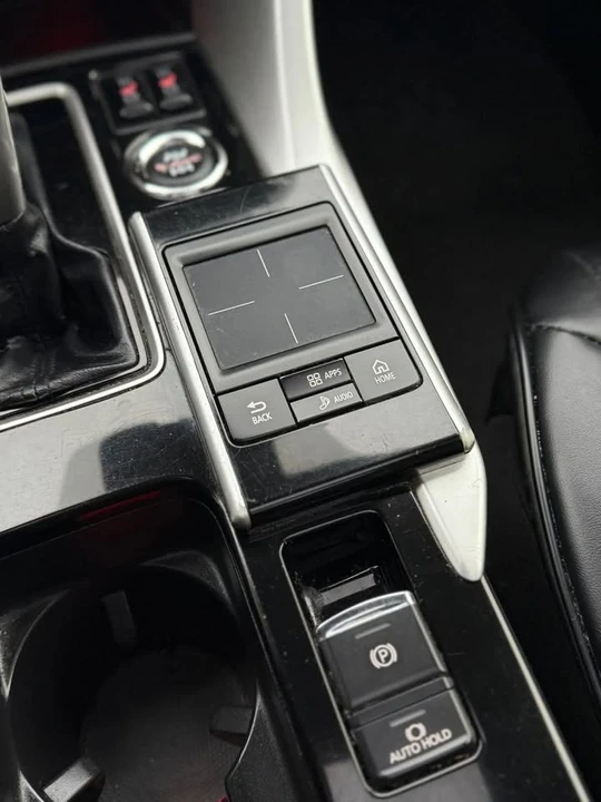 2020 Mitsubishi Eclipse Cross - Image 11 of 20