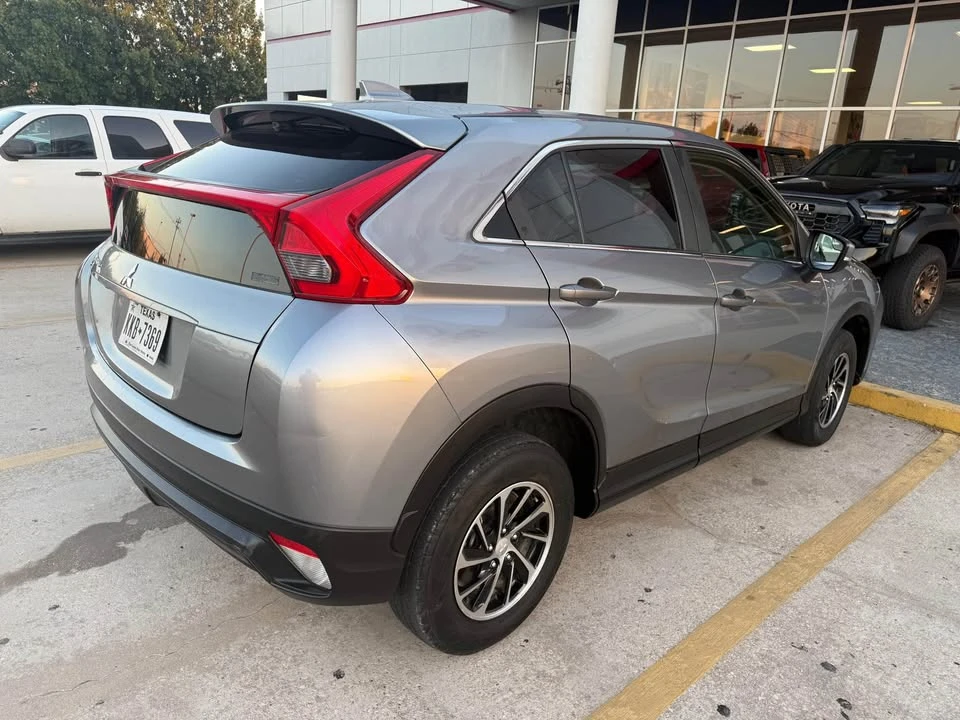 2020 Mitsubishi Eclipse Cross - Image 4 of 8