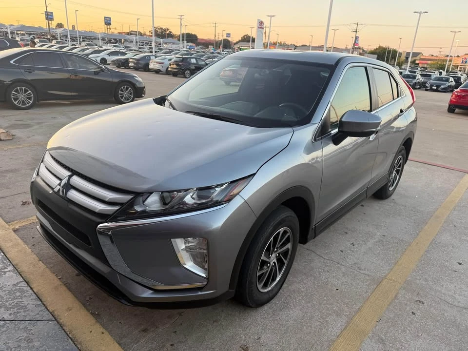 2020 Mitsubishi Eclipse Cross - Image 2 of 8