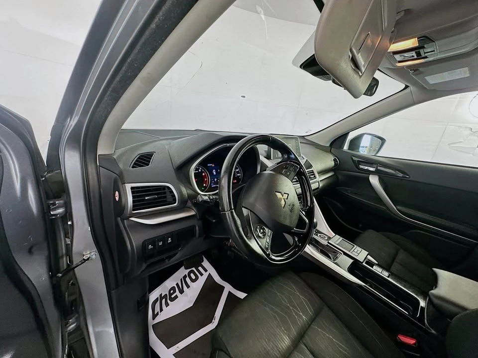 2020 Mitsubishi Eclipse Cross - Image 9 of 20