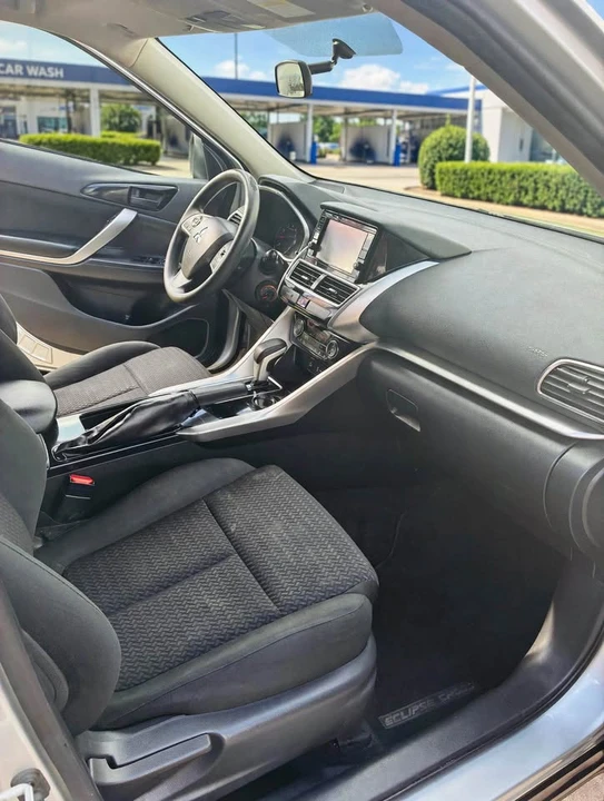 2020 Mitsubishi Eclipse Cross - Image 7 of 15
