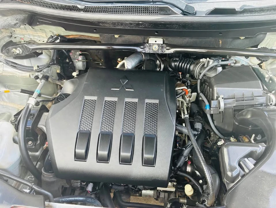 2020 Mitsubishi Eclipse Cross - Image 3 of 15