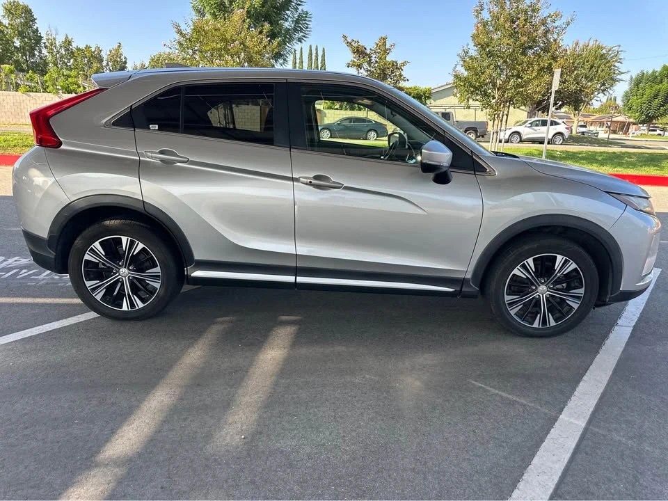 2020 Mitsubishi Eclipse Cross - Image 3 of 13