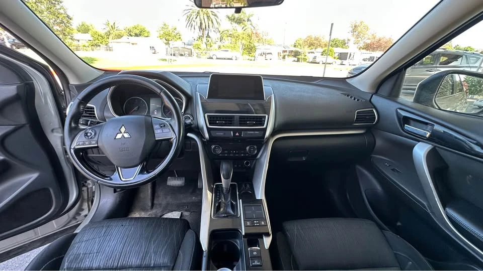 2020 Mitsubishi Eclipse Cross - Image 9 of 13