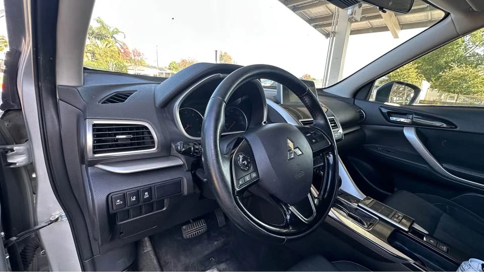 2020 Mitsubishi Eclipse Cross - Image 8 of 13