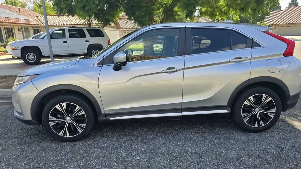 2020 Mitsubishi Eclipse Cross - Image 9 of 15