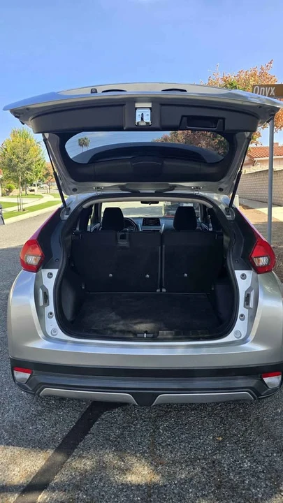 2020 Mitsubishi Eclipse Cross - Image 3 of 15