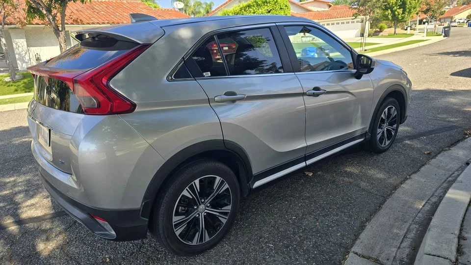 2020 Mitsubishi Eclipse Cross - Image 2 of 15