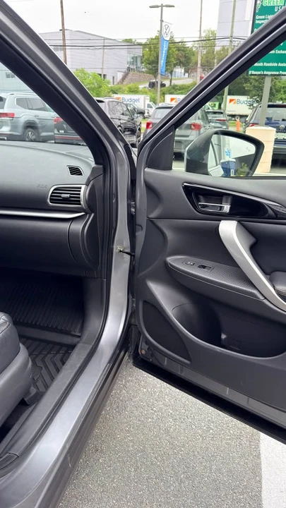 2020 Mitsubishi Eclipse Cross - Image 15 of 19