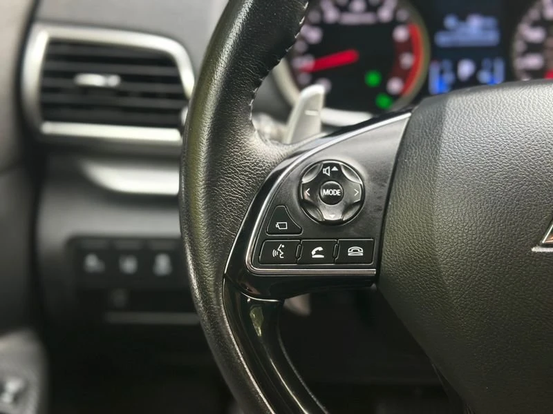 2020 Mitsubishi Eclipse Cross - Image 8 of 18