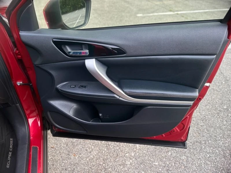 2020 Mitsubishi Eclipse Cross - Image 13 of 18