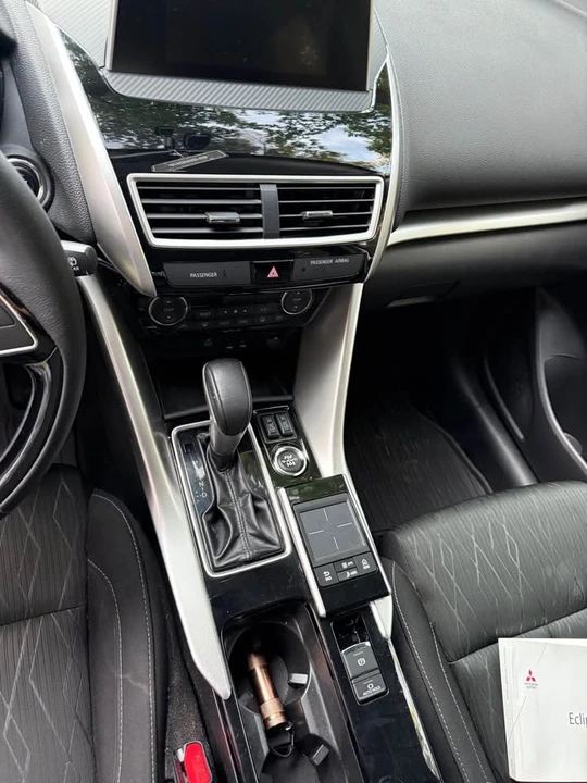 2020 Mitsubishi Eclipse Cross - Image 4 of 17