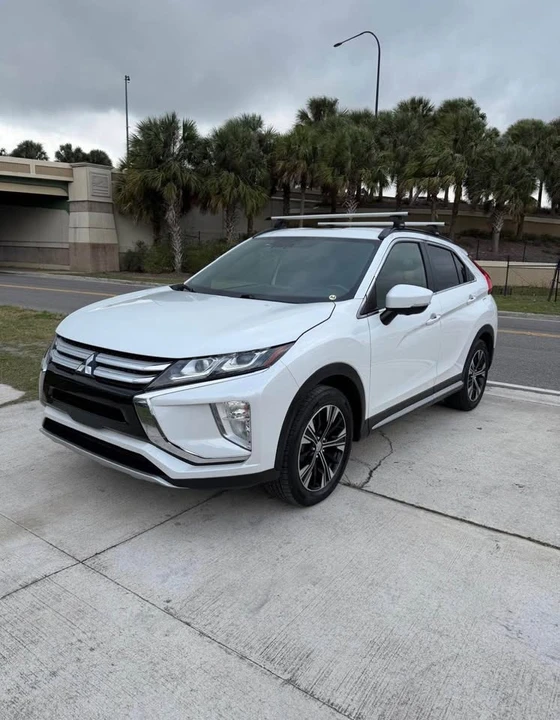 2020 Mitsubishi Eclipse Cross - Image 2 of 9
