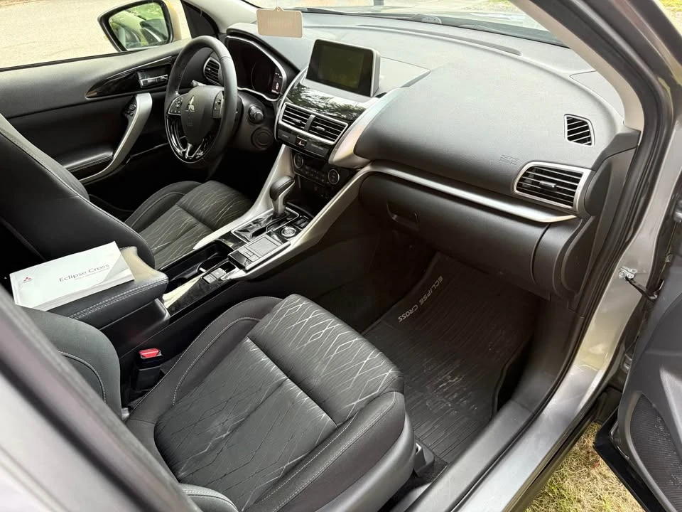 2020 Mitsubishi Eclipse Cross - Image 8 of 17