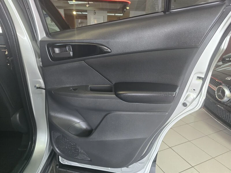 2020 Mitsubishi Eclipse Cross - Image 15 of 20