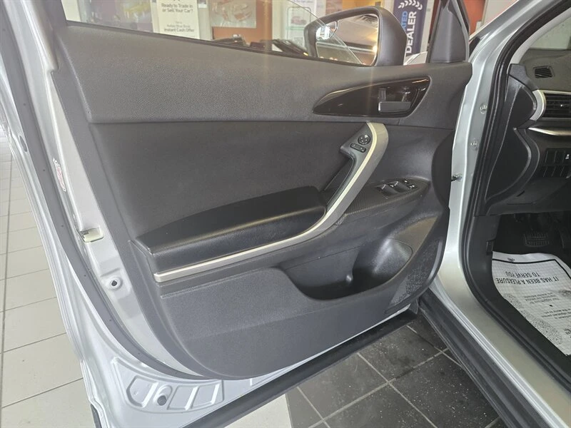 2020 Mitsubishi Eclipse Cross - Image 7 of 20