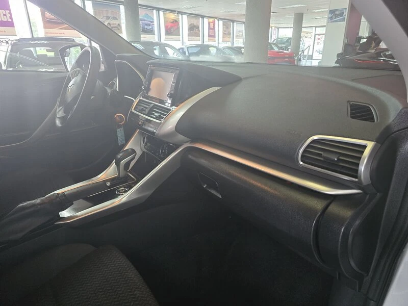 2020 Mitsubishi Eclipse Cross - Image 13 of 20