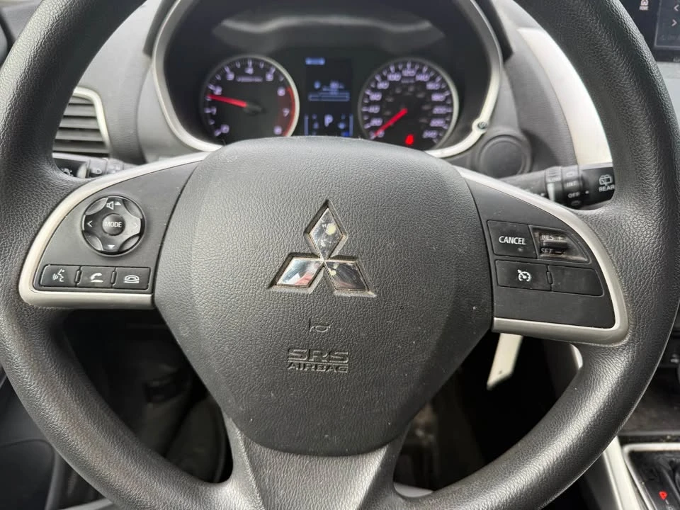 2020 Mitsubishi Eclipse Cross - Image 10 of 15