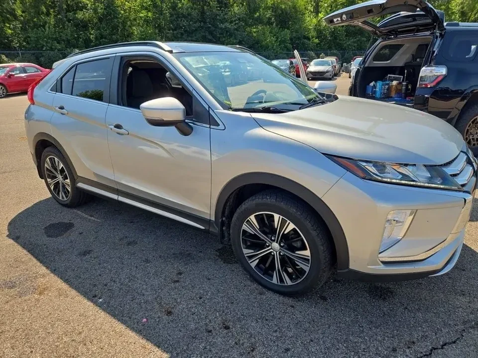 2020 Mitsubishi Eclipse Cross - Image 2 of 3