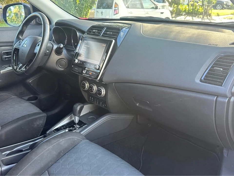 2020 Mitsubishi Outlander - Image 10 of 10