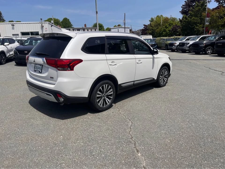 2020 Mitsubishi Outlander - Image 4 of 15