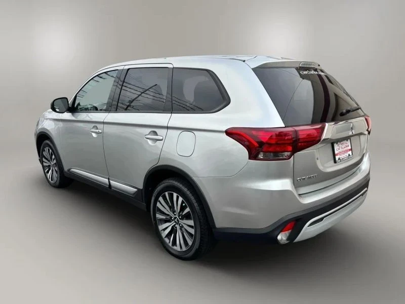 2020 Mitsubishi Outlander - Image 8 of 12