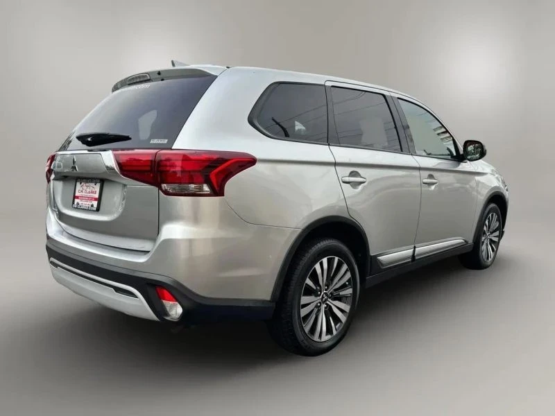2020 Mitsubishi Outlander - Image 6 of 12