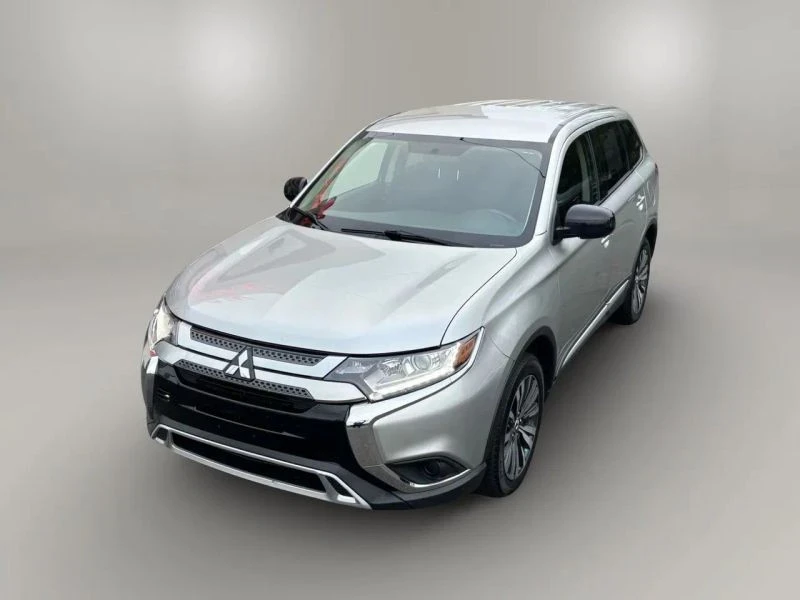 2020 Mitsubishi Outlander - Image 2 of 12