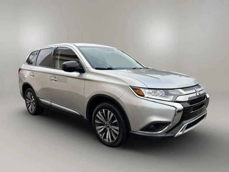 2020 Mitsubishi Outlander - Image 4 of 12
