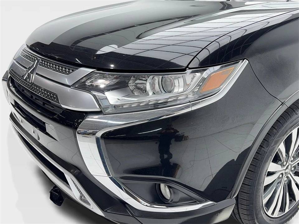 2020 Mitsubishi Outlander - Image 5 of 12