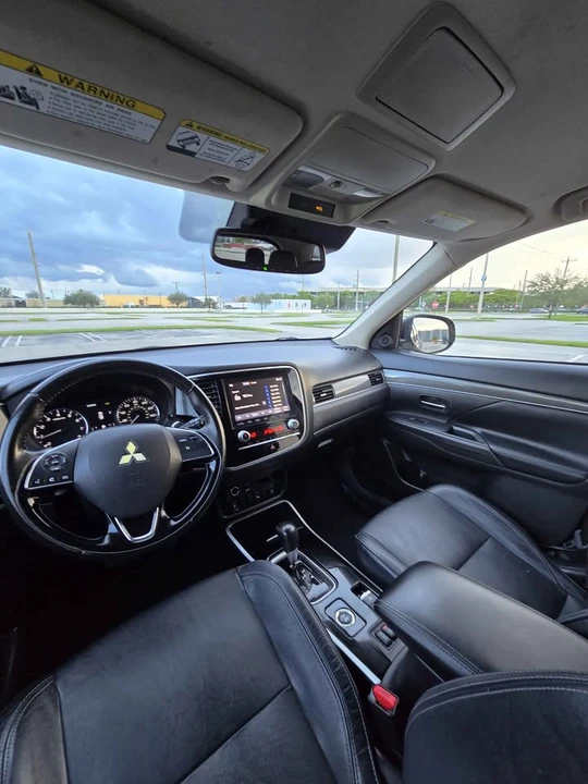 2020 Mitsubishi Outlander - Image 17 of 20