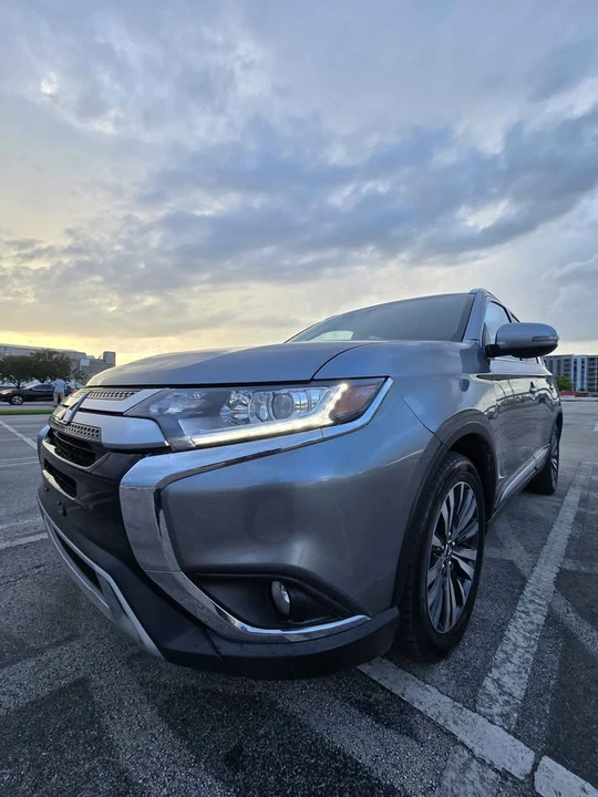 2020 Mitsubishi Outlander - Image 6 of 20
