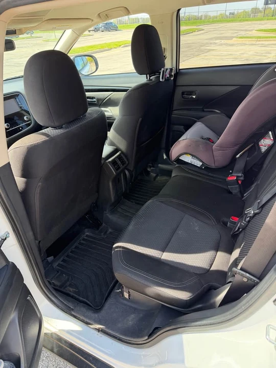 2020 Mitsubishi Outlander - Image 7 of 10
