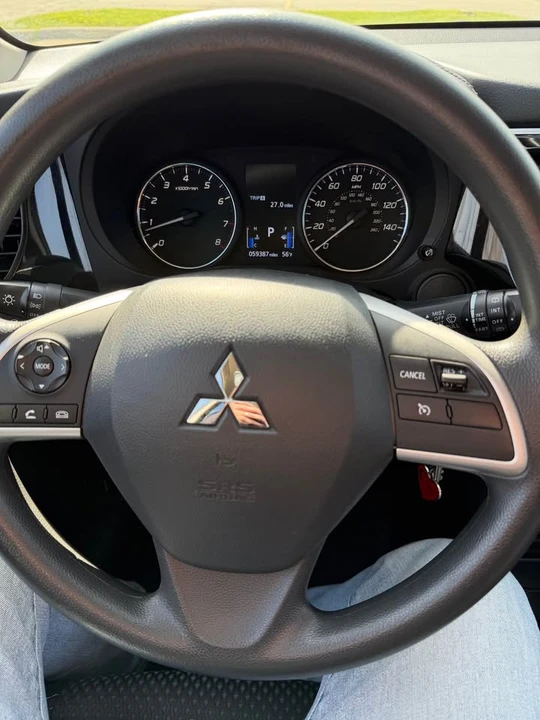 2020 Mitsubishi Outlander - Image 5 of 10