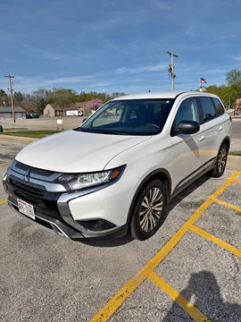 2020 Mitsubishi Outlander Es
