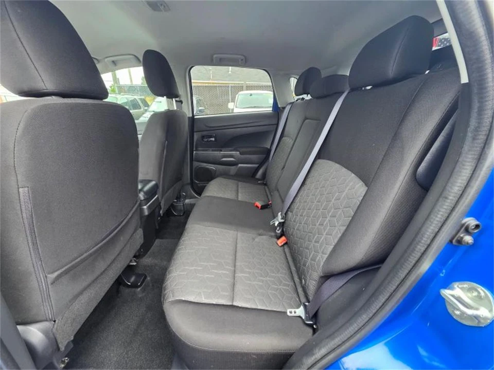 2020 Mitsubishi Outlander - Image 10 of 19