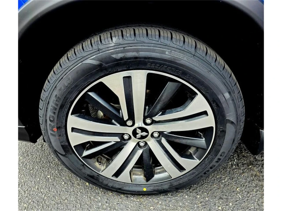 2020 Mitsubishi Outlander - Image 18 of 19