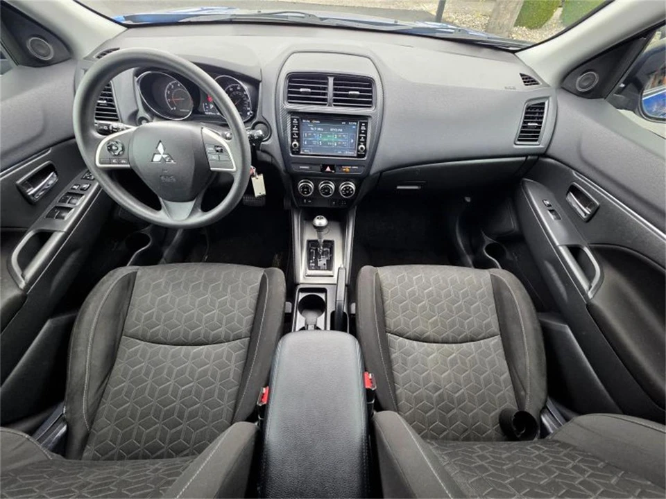 2020 Mitsubishi Outlander - Image 11 of 19