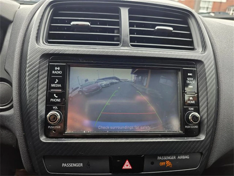 2020 Mitsubishi Outlander - Image 16 of 19