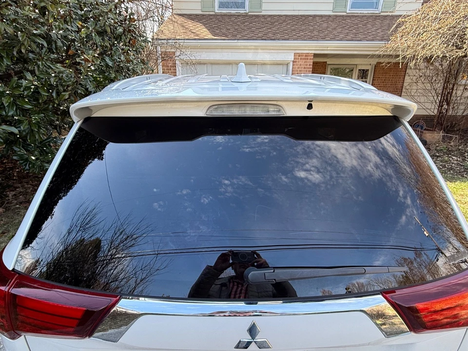 2020 Mitsubishi Outlander - Image 8 of 10